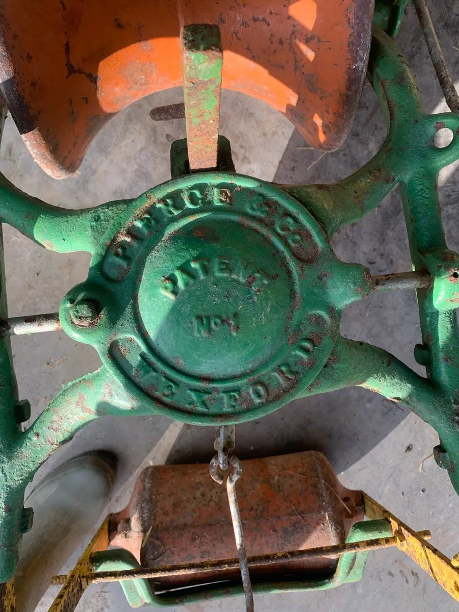 Pierce turnip planter - Image 3