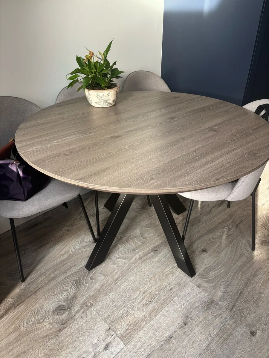 Kitchen table - Image 4