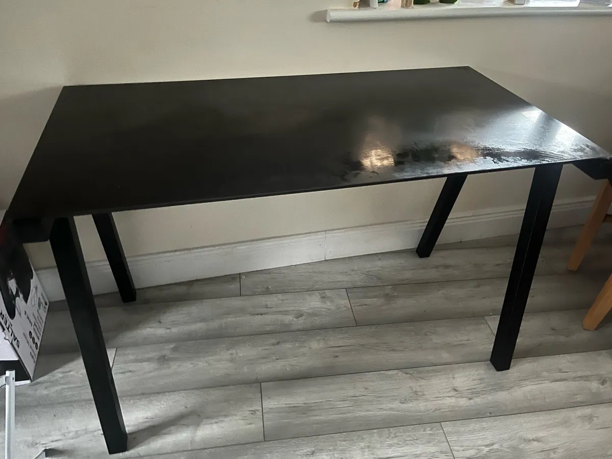 Black glass topped desk - Image 1