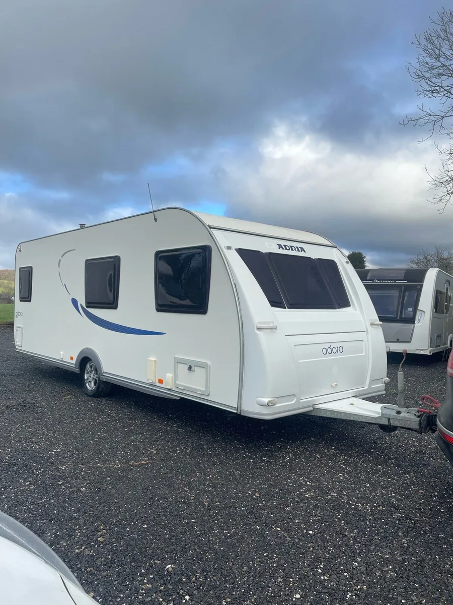 Adria Adora 6 Berth Fixed Bed Caravan - Image 2