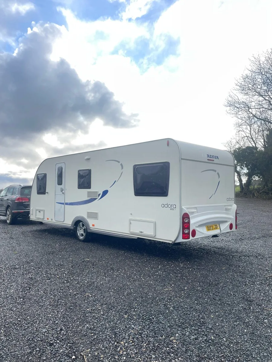 Adria Adora 6 Berth Fixed Bed Caravan - Image 3