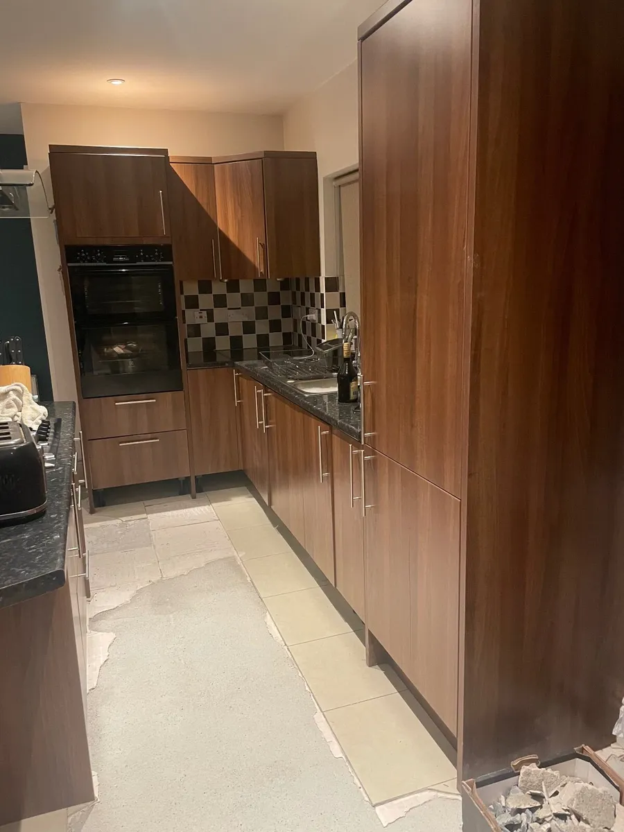 Kitchen Cabinets with double oven - Image 1