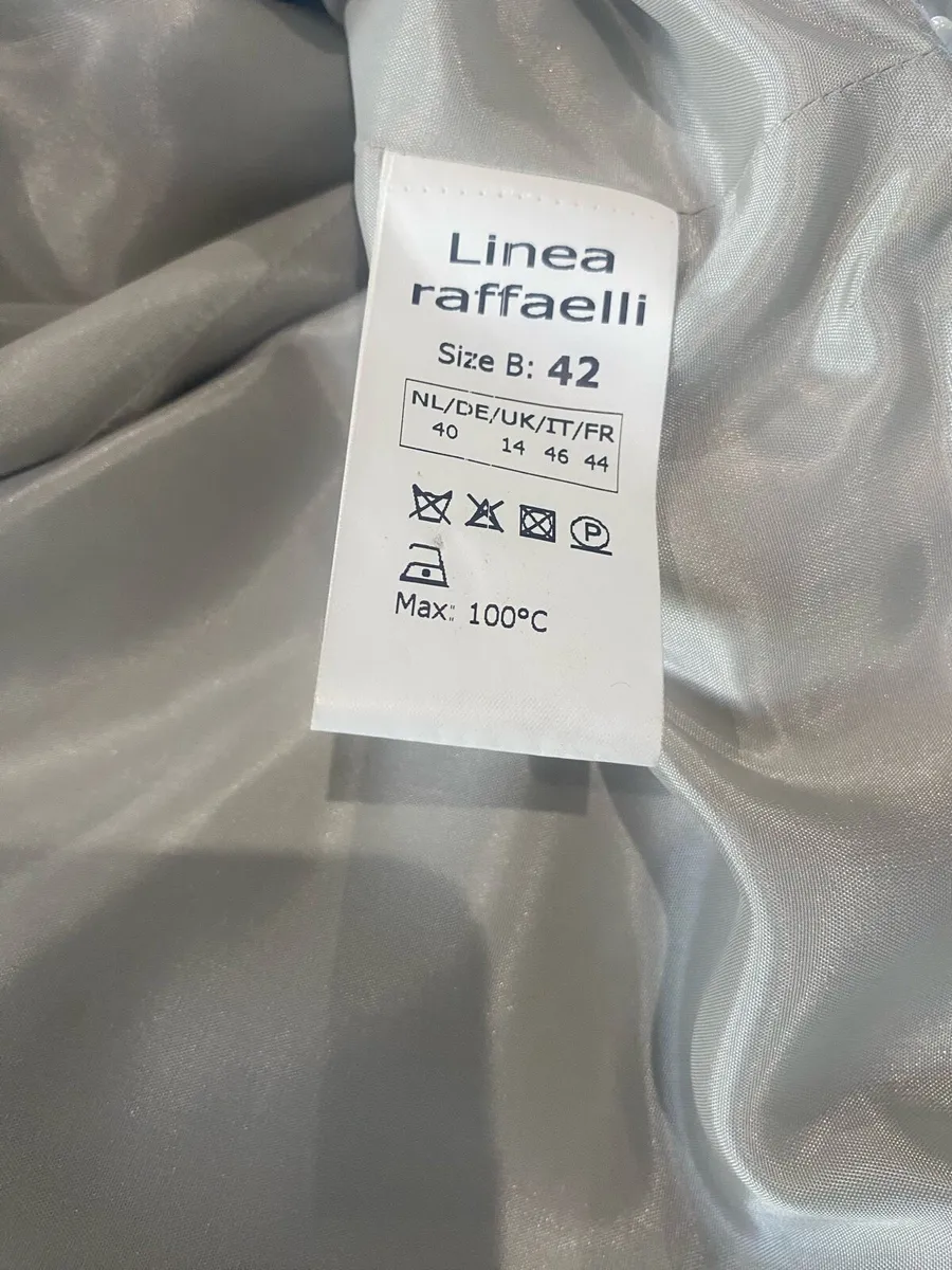 Linea Raffaelli Outfit - Image 1