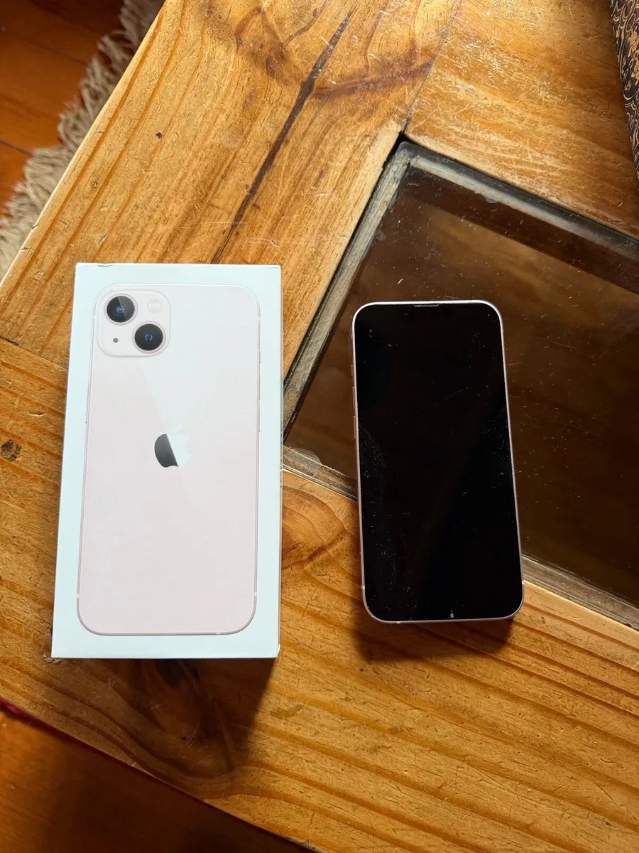 iPhone 13 - Image 3