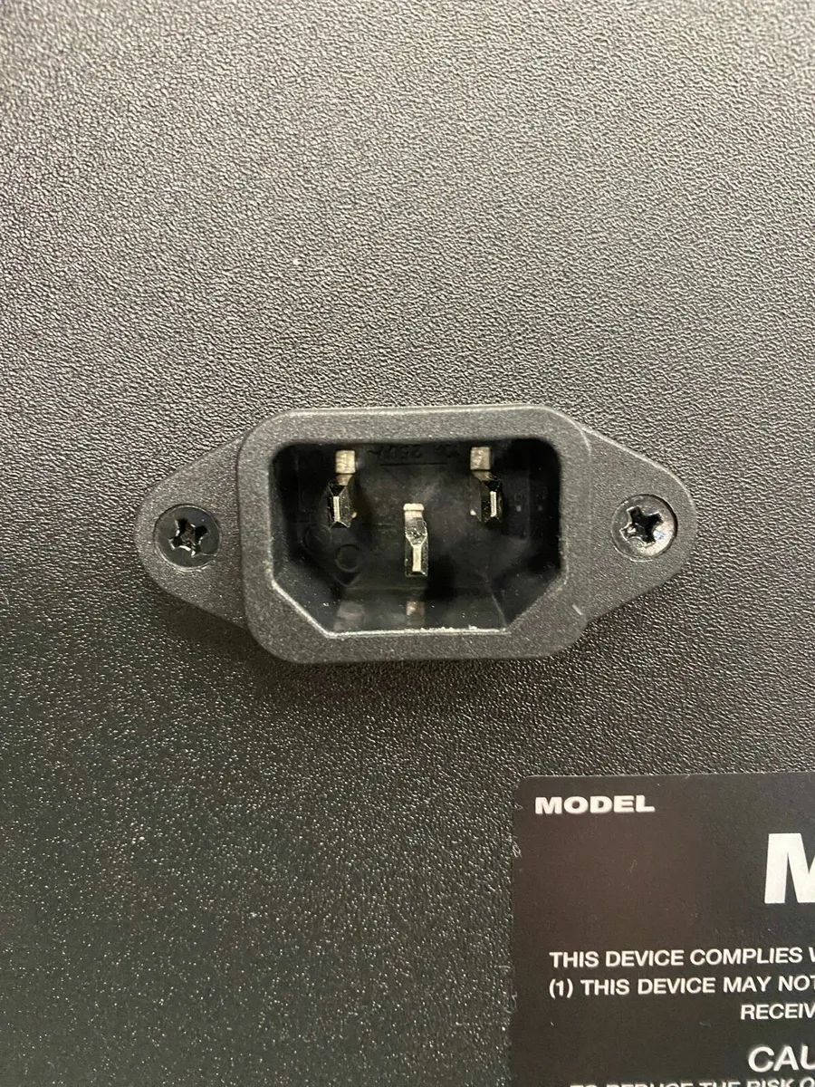 Fender Mustang LT25 Guitar Amplifier - Image 4