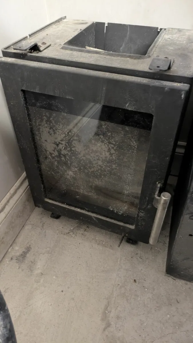 Insert stove - Image 1