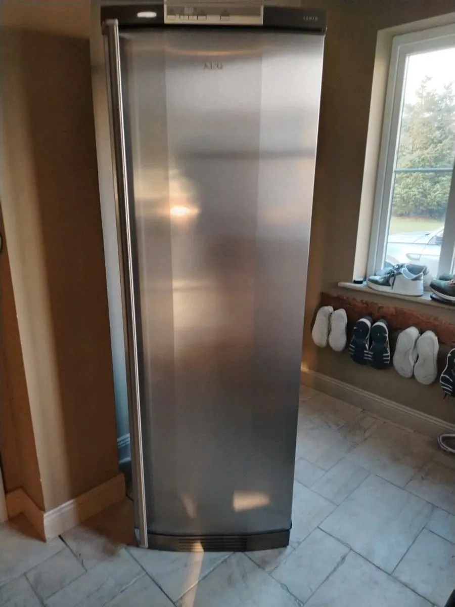 AEG Santo larder fridge - Image 1