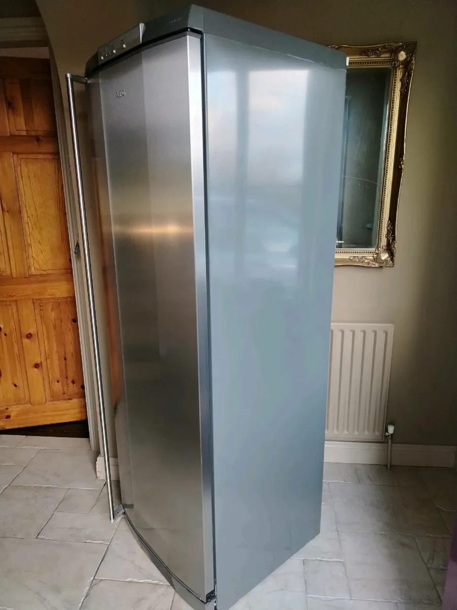 AEG Santo larder fridge - Image 2