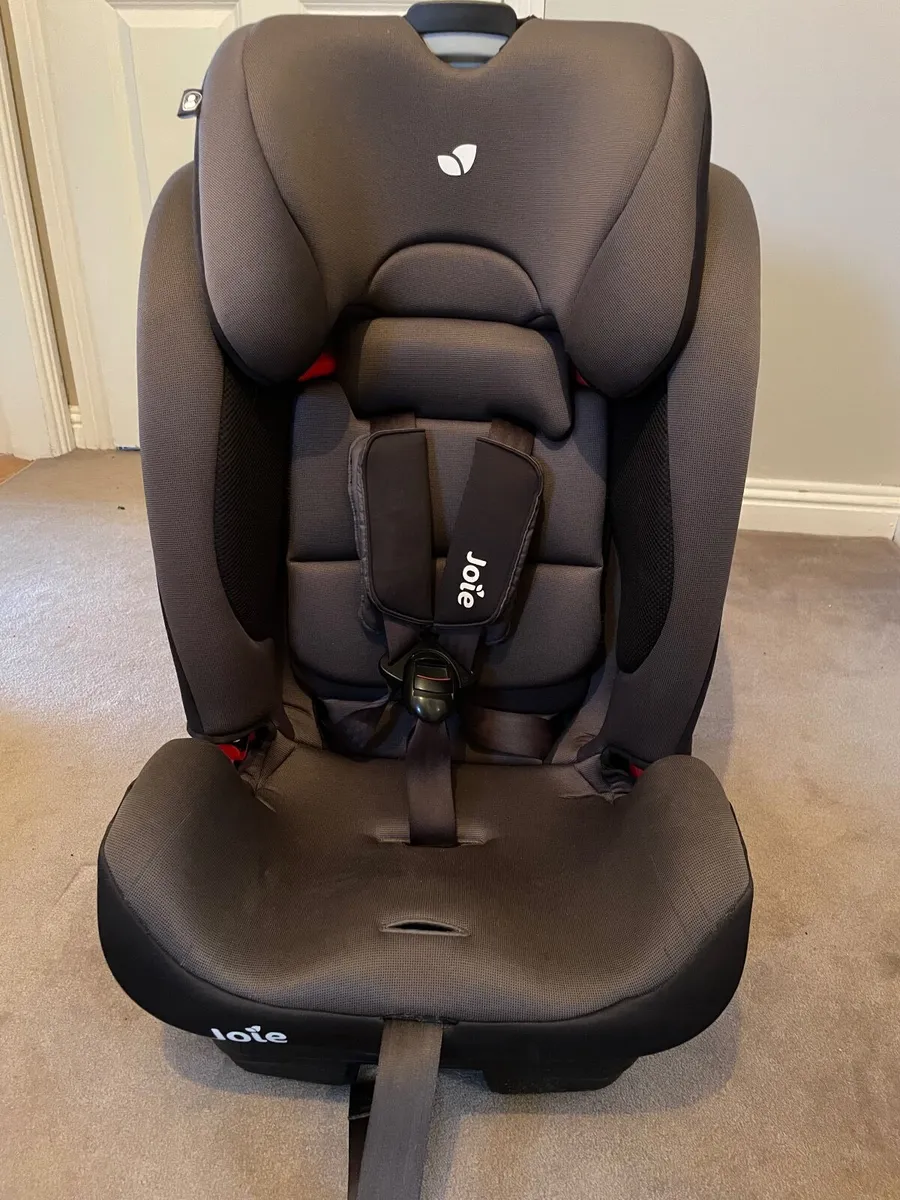 Joie Bold Isofix car seat - Image 1