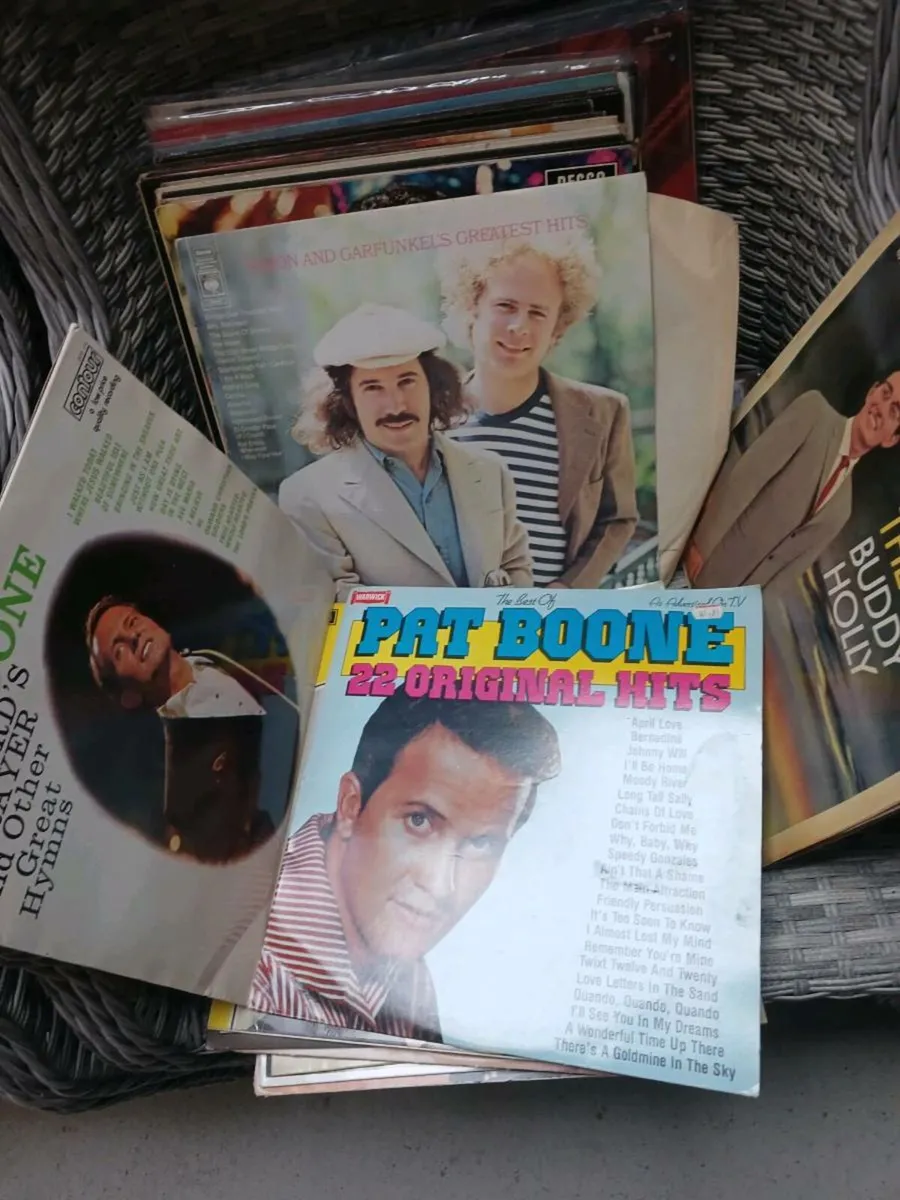 400 records - Image 4