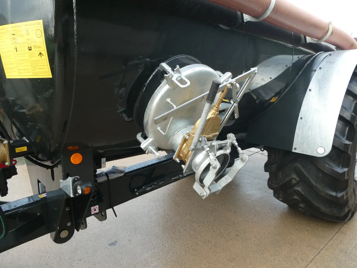 Fleming 1600 Tanker - Image 3