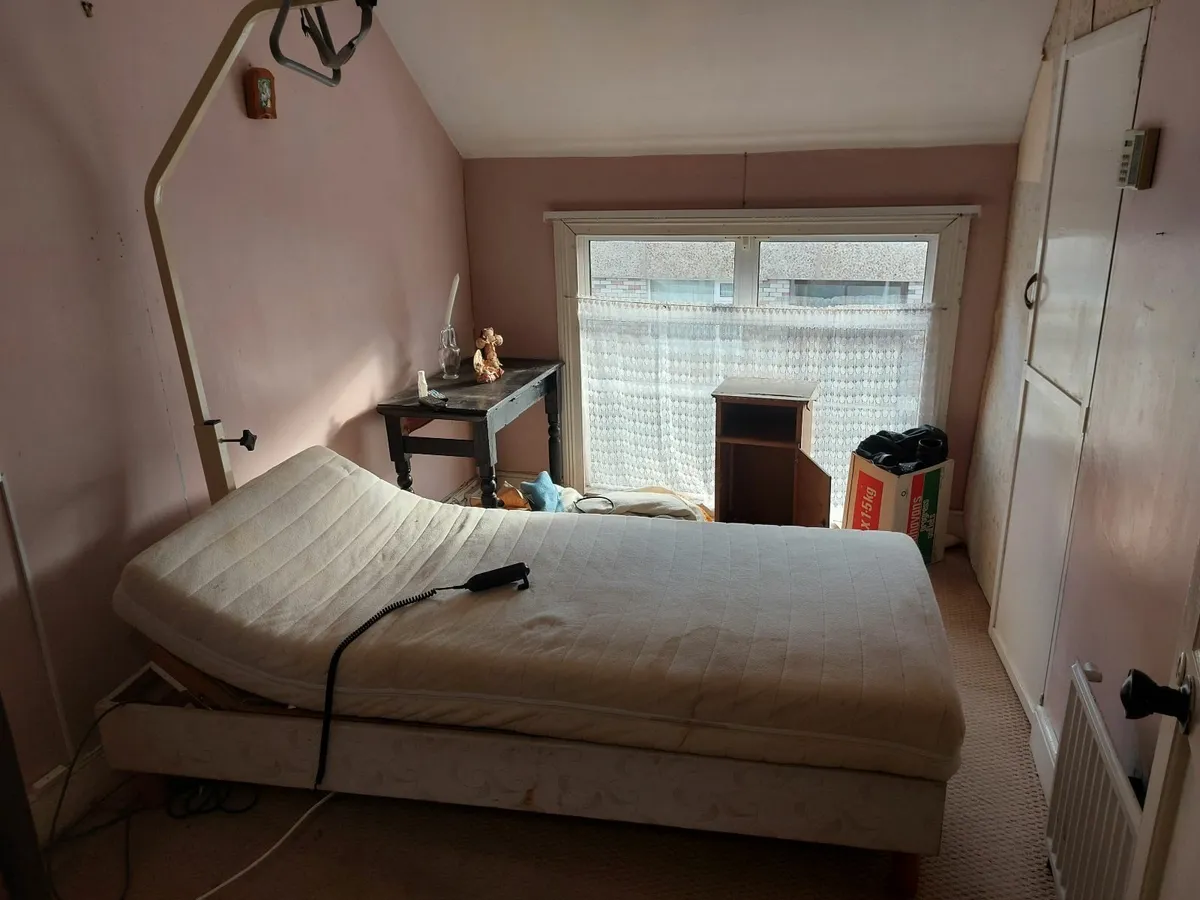 Electric bed - Image 2