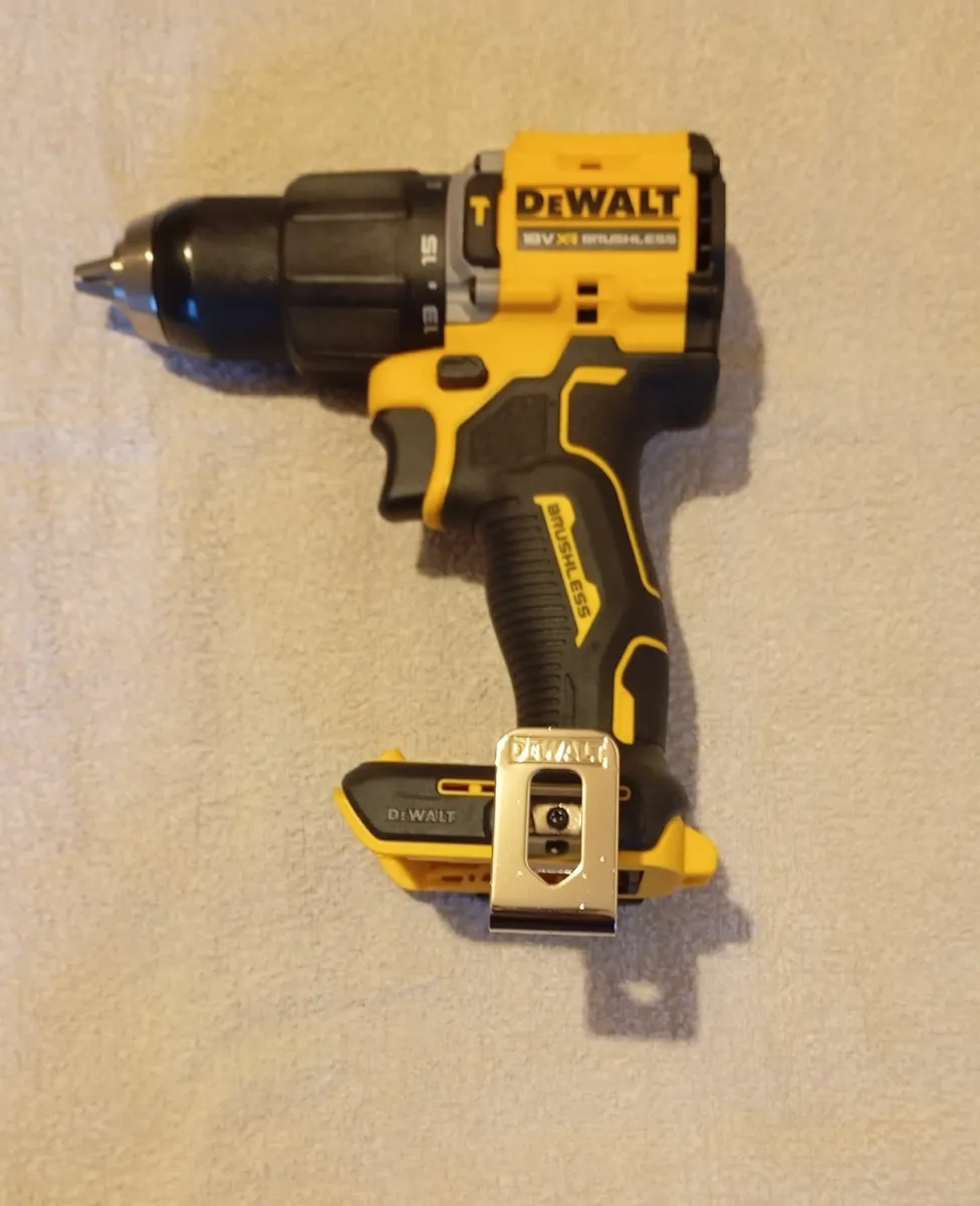 DeWalt dcd799 Drill Kit - Image 3