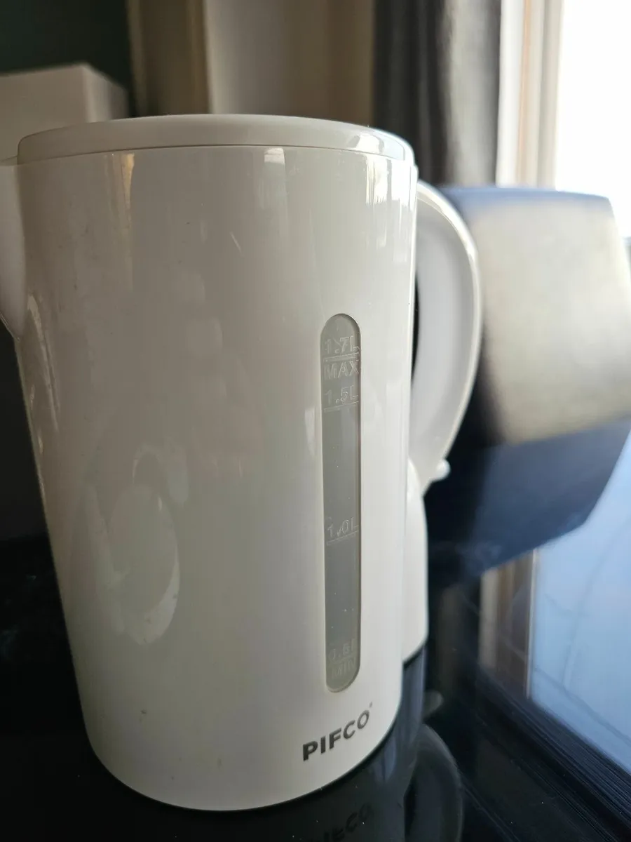 Free Water Electric Kettle - Giving away for free - Image 1