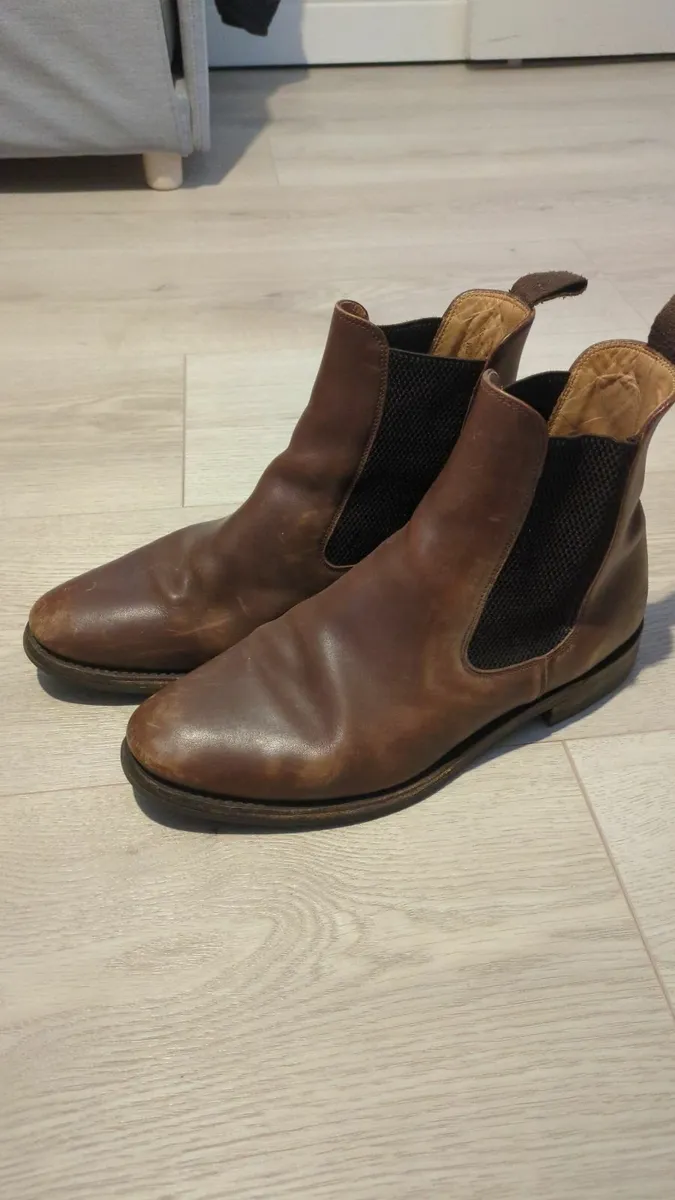 Loake Blenheim boot size 9.5 - Image 1