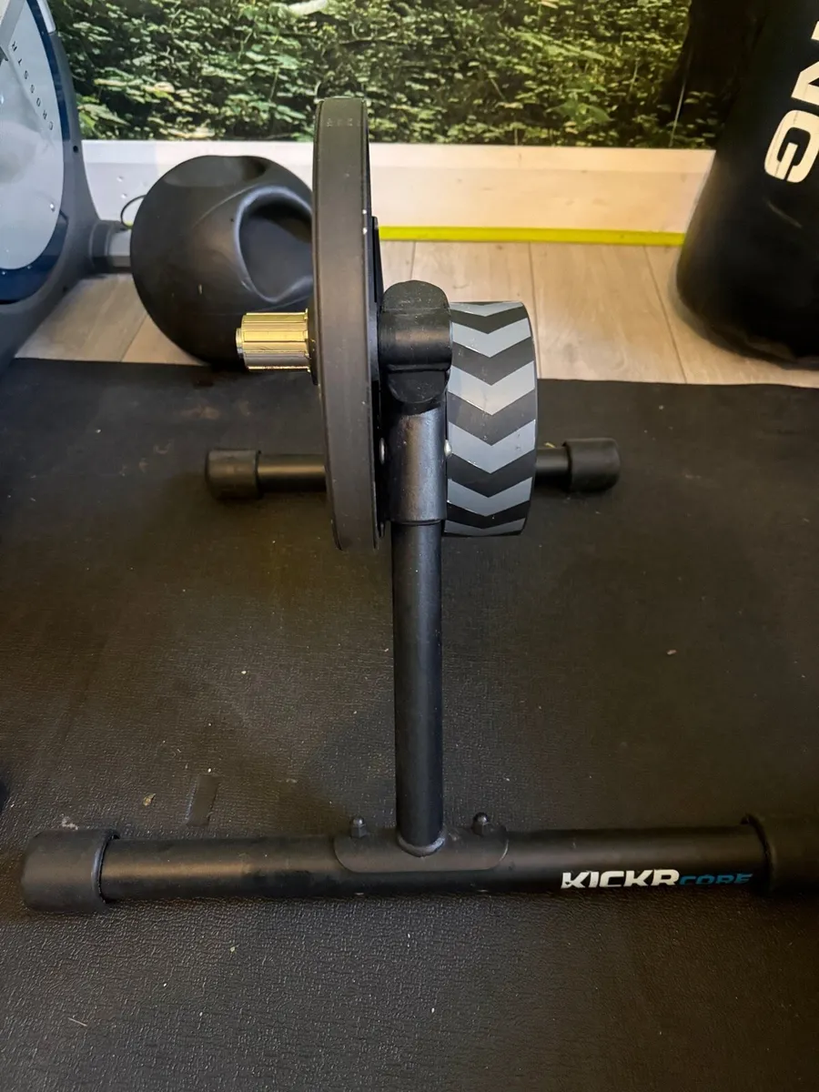 Wahoo Kickr Core and Zwift Hub - Image 2