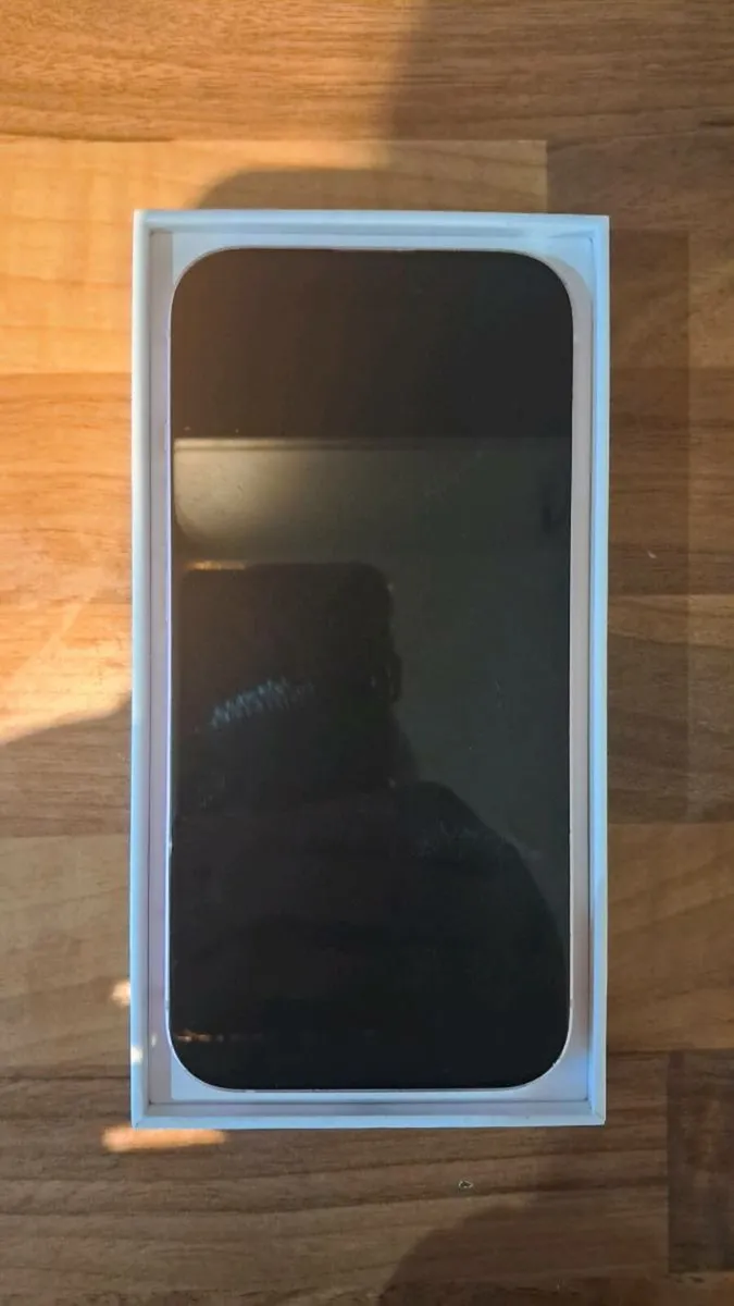 Iphone 15 128(GB) - Image 1