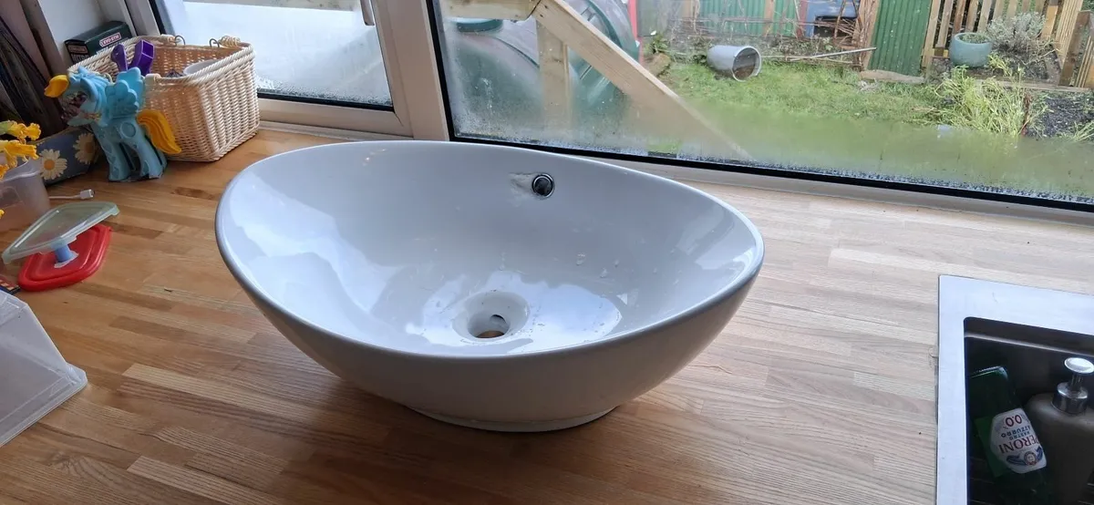 Bathroom Wash Basin - Image 1