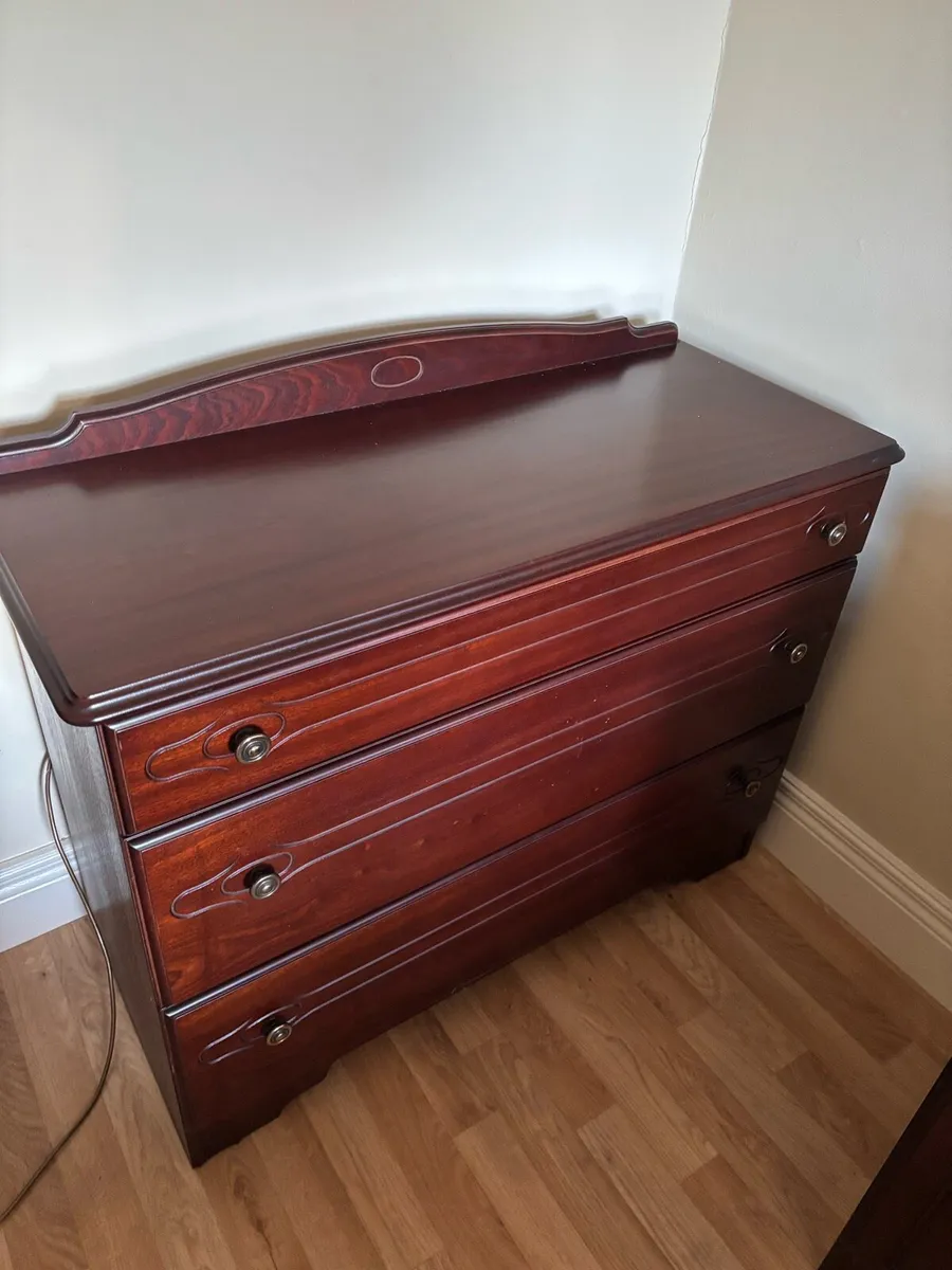 Mahogany bedroom furniture - Image 3