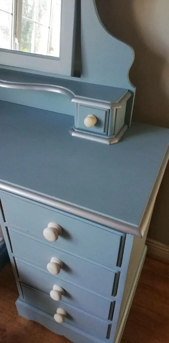 Ladies Dressing table with matching stool & mirror - Image 3