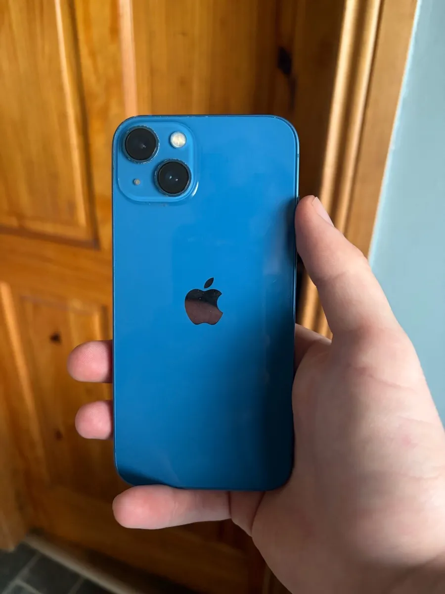 iPhone 13 - Image 2