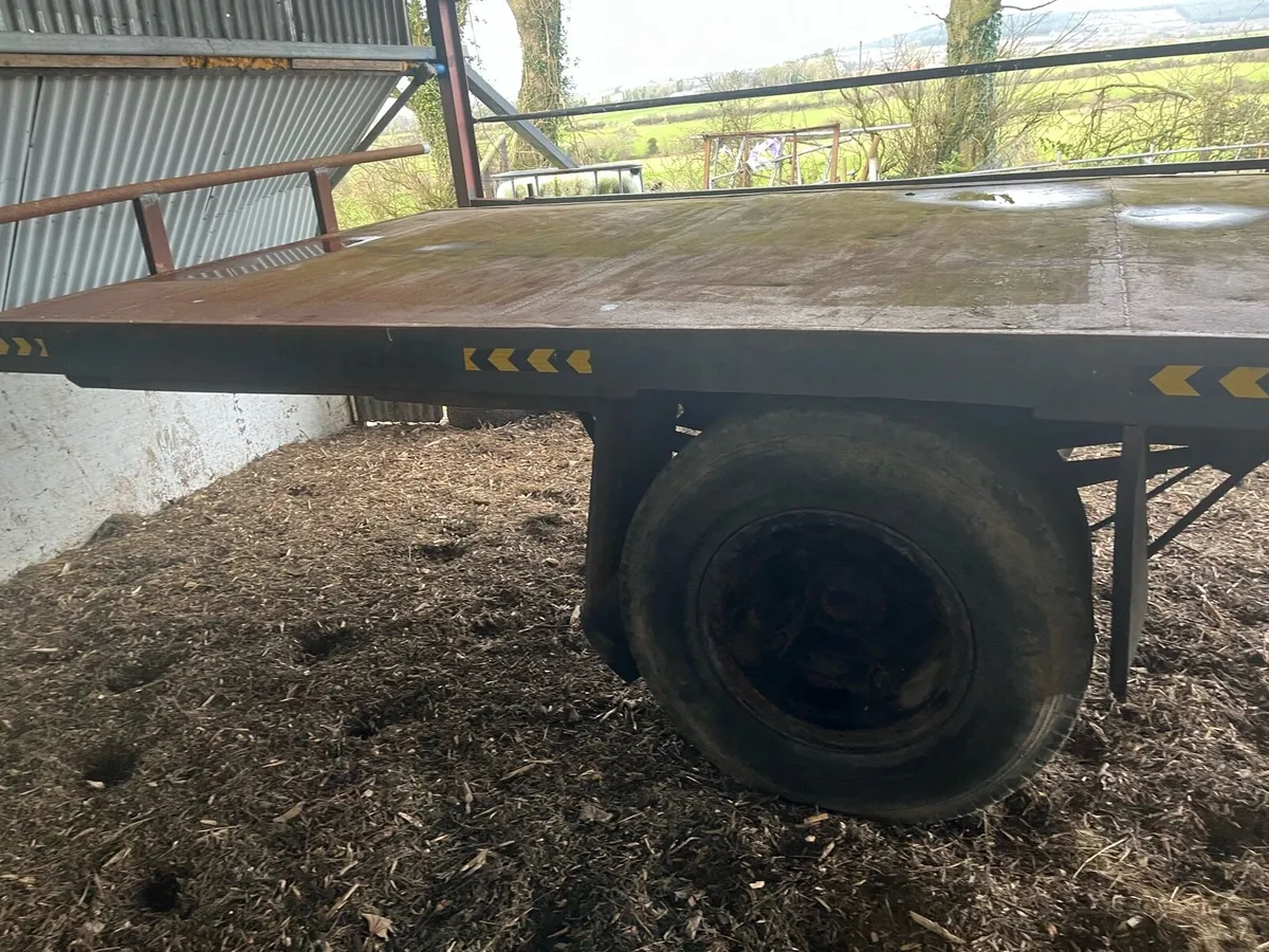 Bale trailer - Image 2