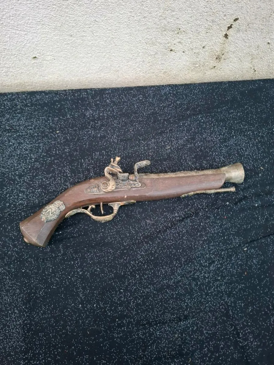 Wood and metal pirat reproduction decor - Image 2