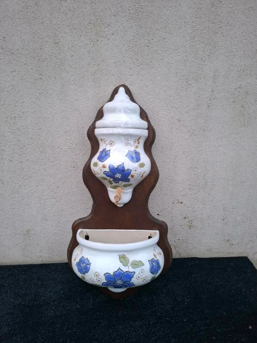 Ceramic fountain