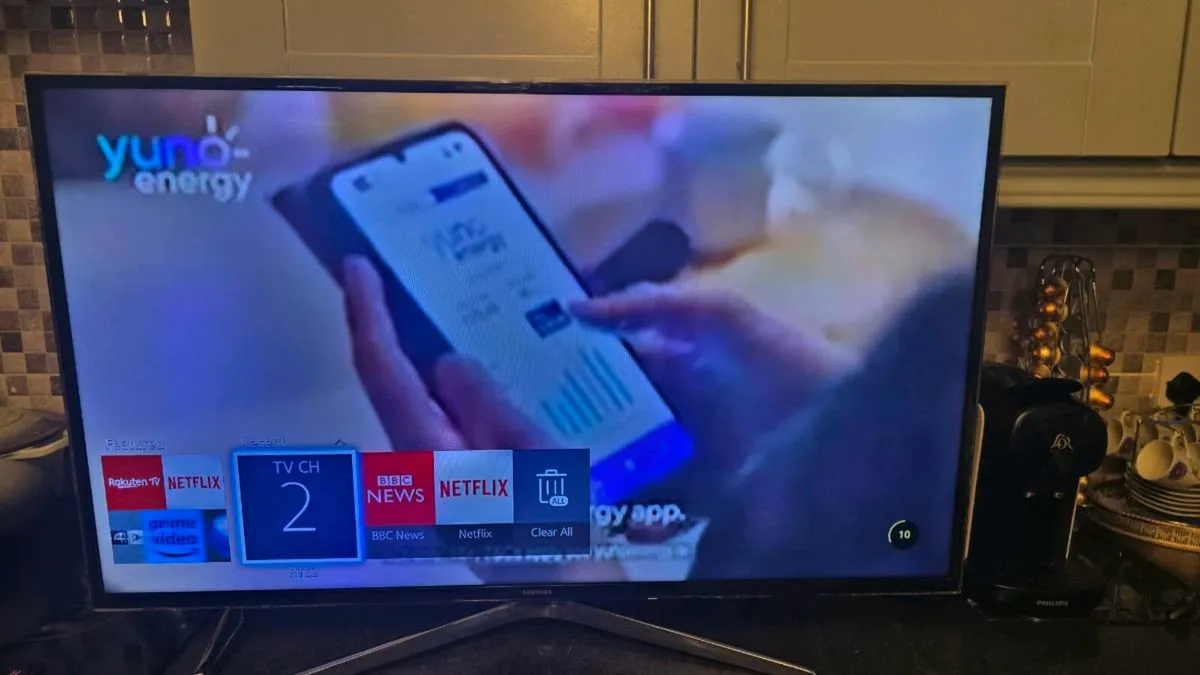 Samsung smart tv 40 inches with remote working per - Image 1