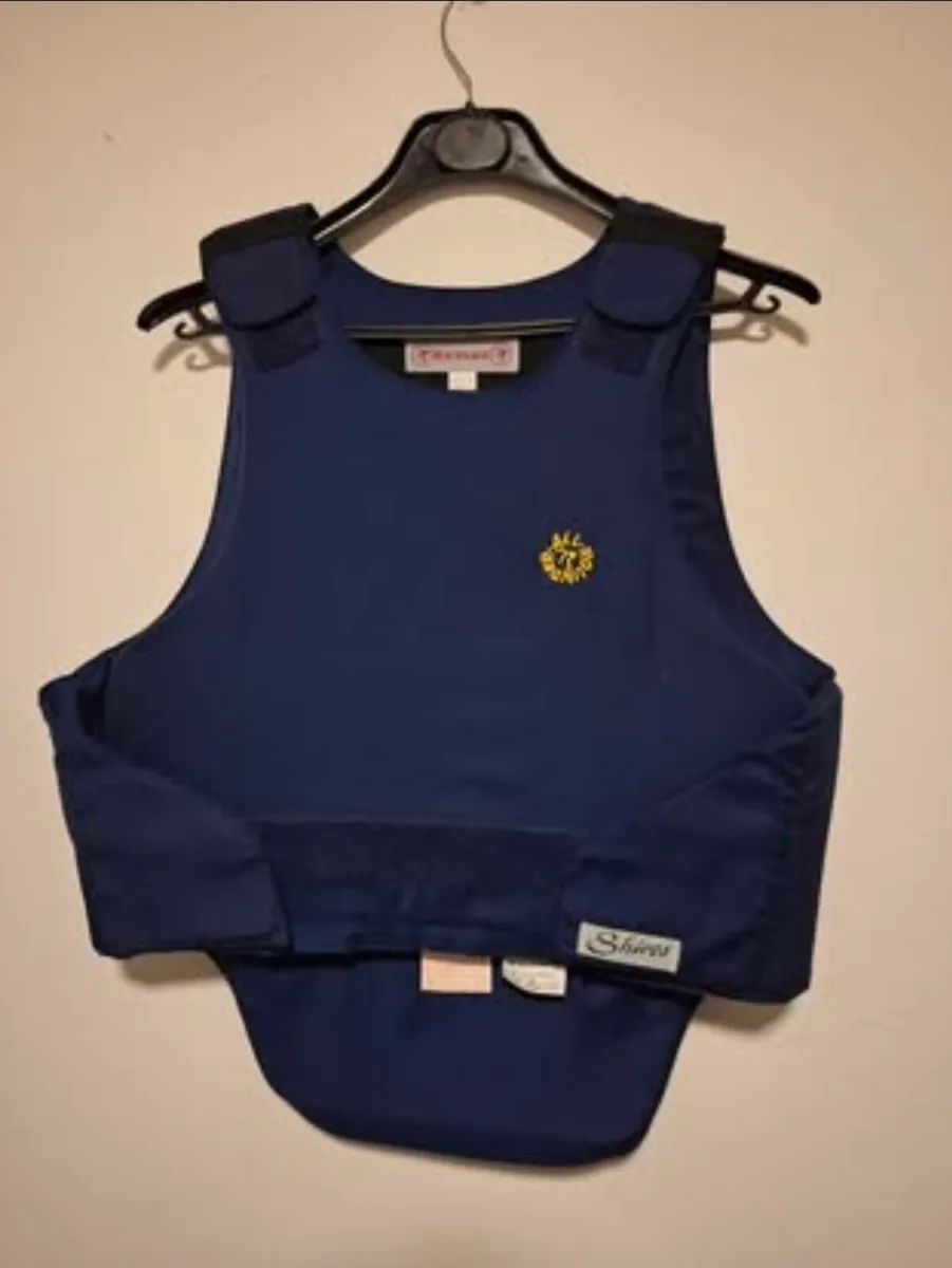Shires racesafe body protector - Image 1