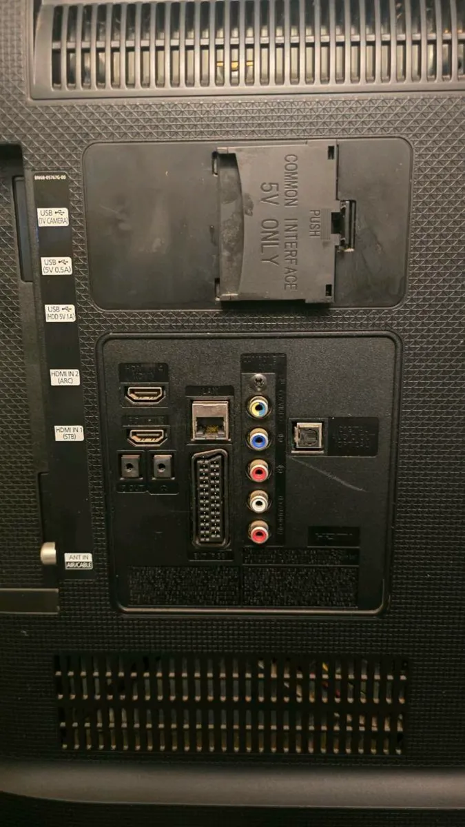 Samsung smart tv 40 inches with remote working per - Image 3