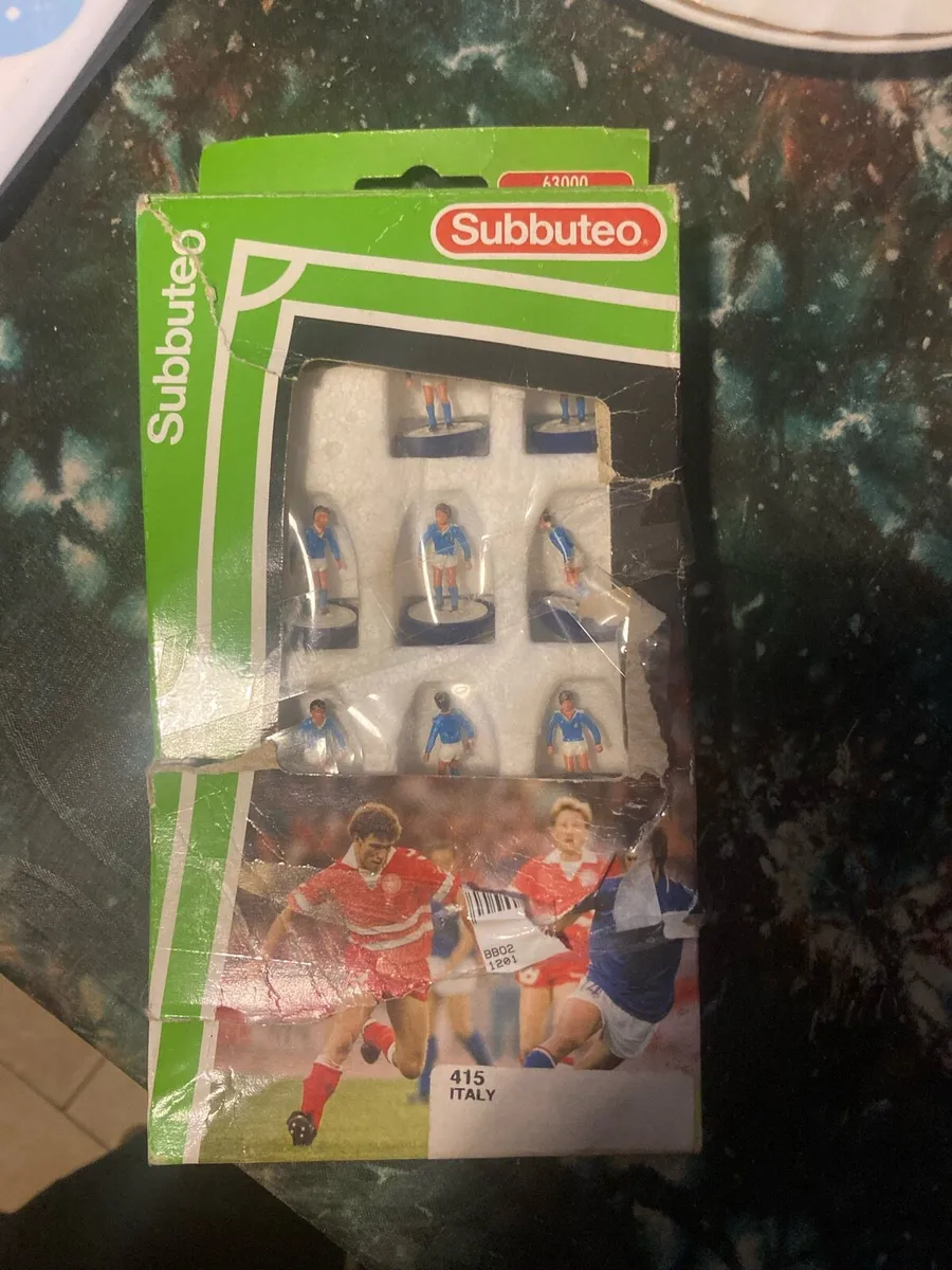 Vintage Italy footballer set free postage