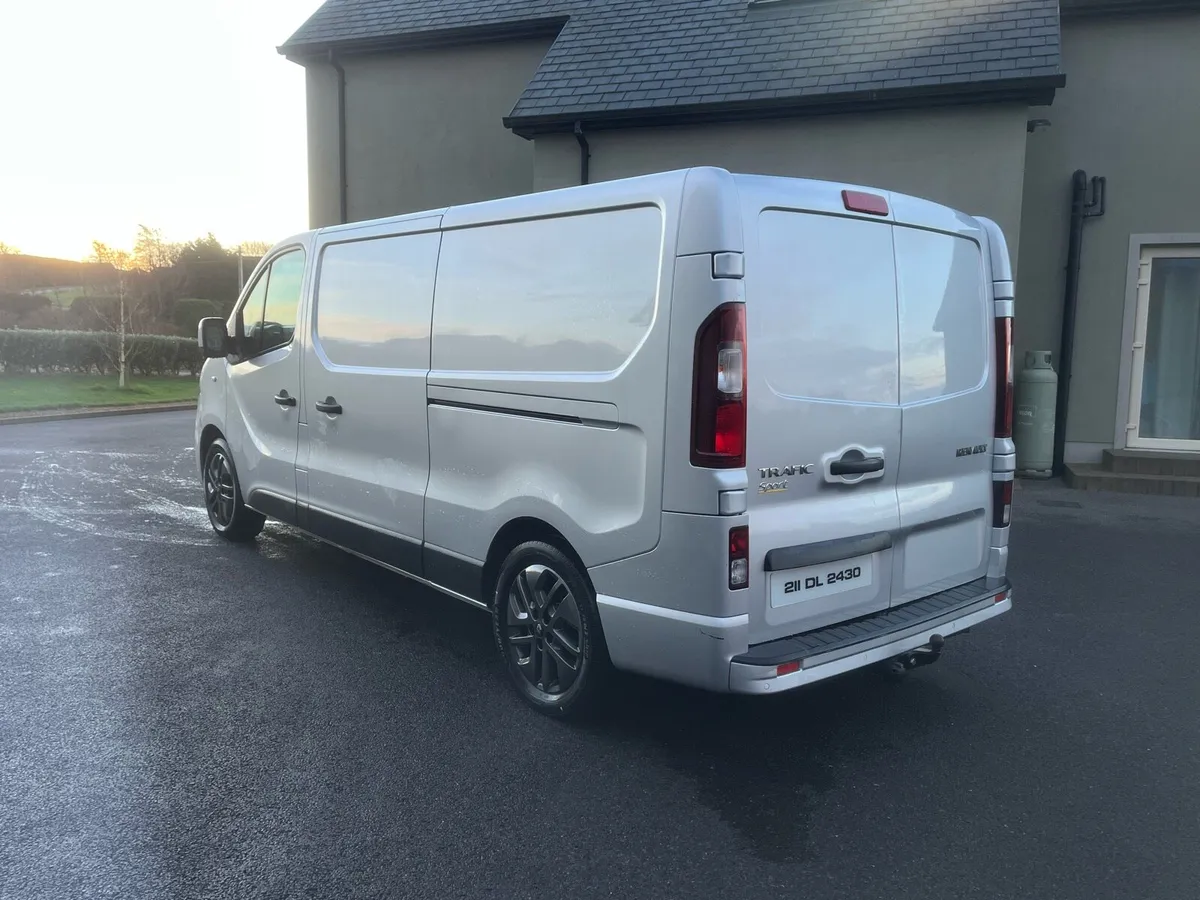 Renault Traffic - Image 4