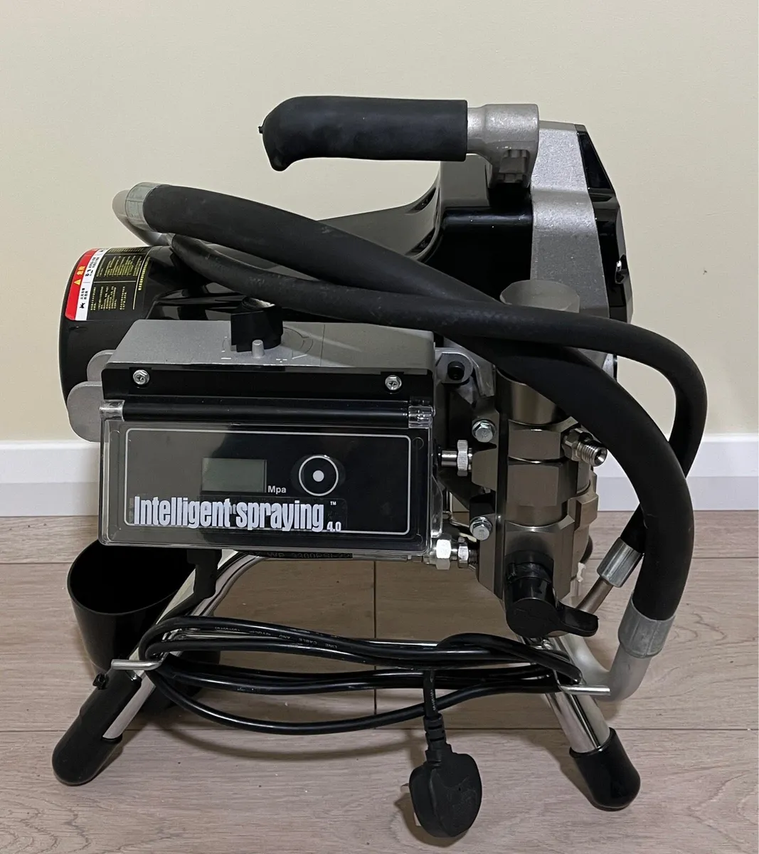 Airless paint sprayer, 240v, new - Image 2