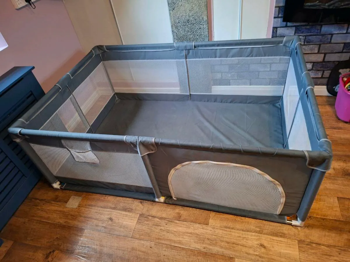 Baby play pin - Image 1