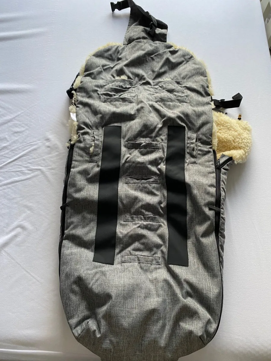 Fellhof Cortina Lambskin Footmuff - Image 3