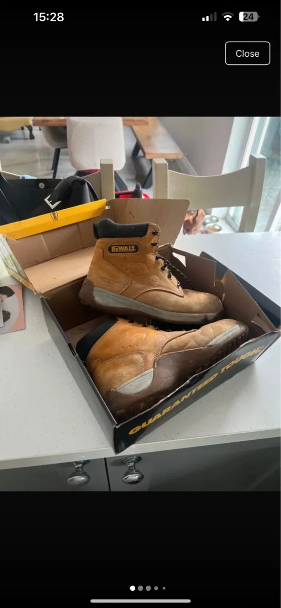 Men’s Dewalt work boots - Image 4