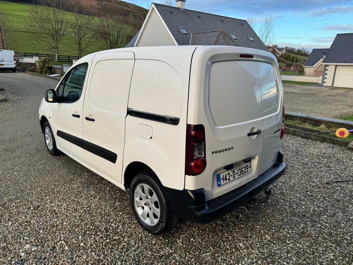 2014 Peugeot Partner MPV - Image 2
