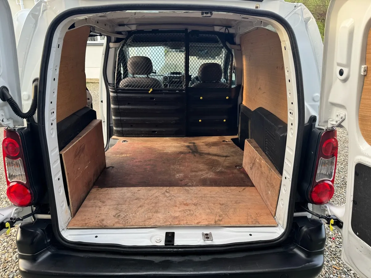 2014 Peugeot Partner MPV - Image 4