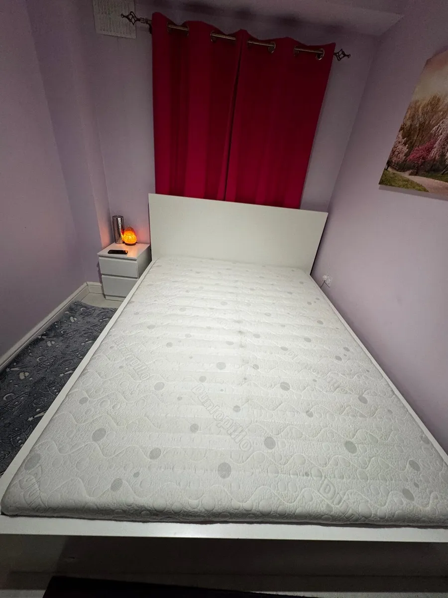 Bed and mattress - Image 1