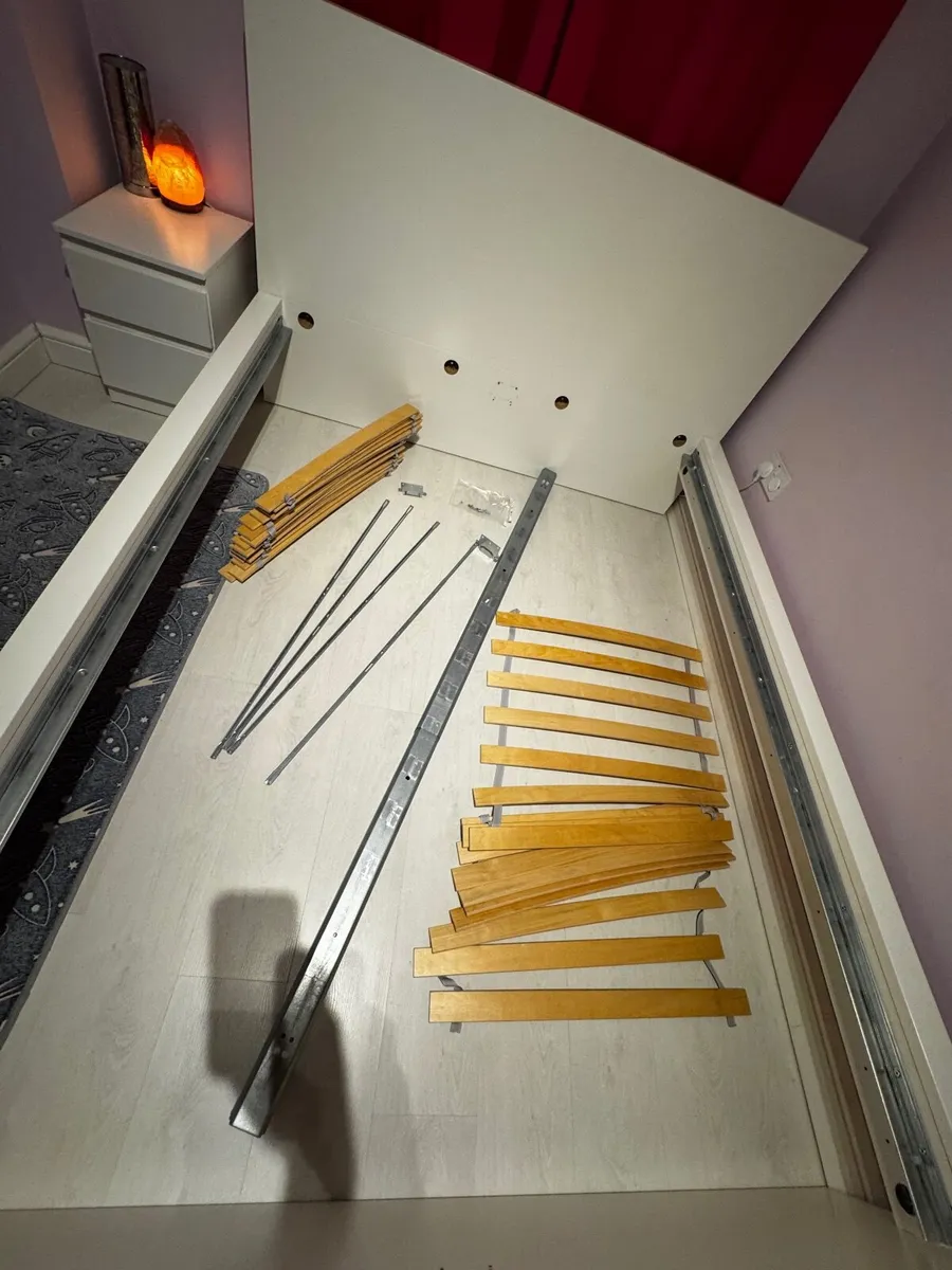 Bed and mattress - Image 4