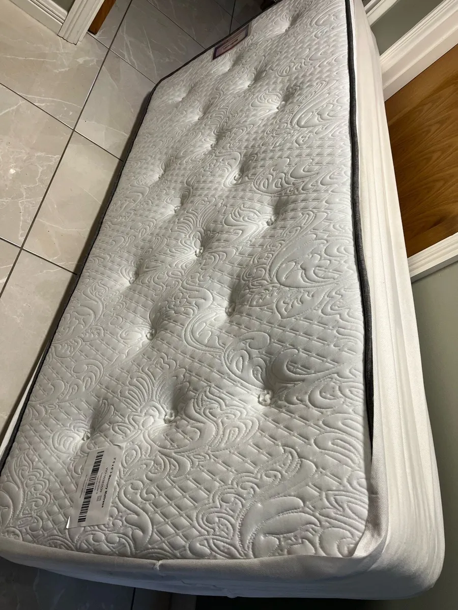 3’ 0 x 6’ 3  Mattress - Image 4