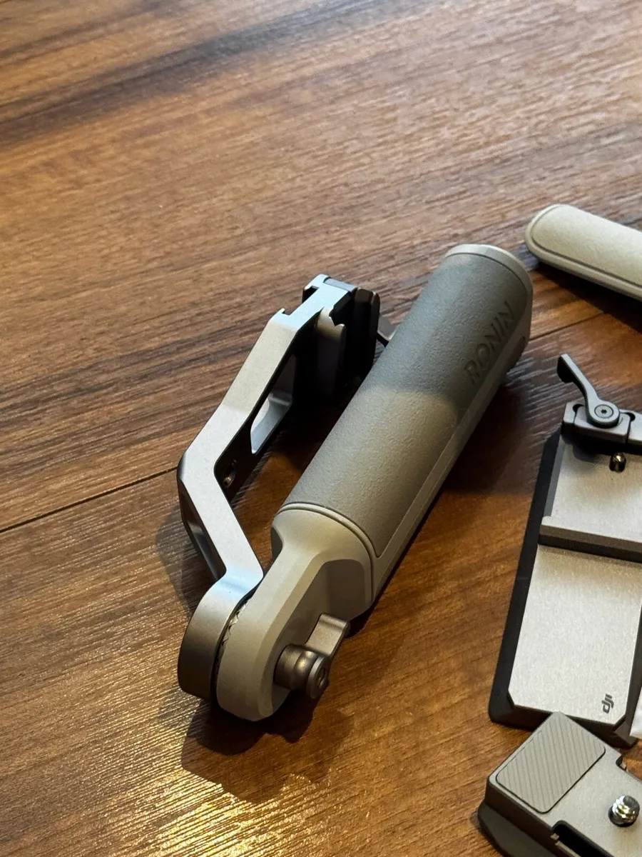 DJI RS 4 Mini Combo - Image 2