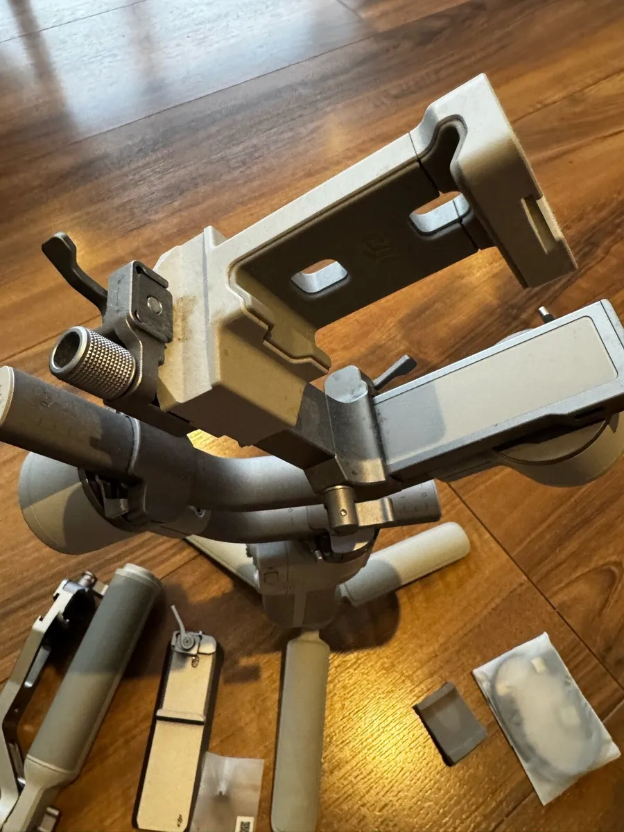 DJI RS 4 Mini Combo - Image 4