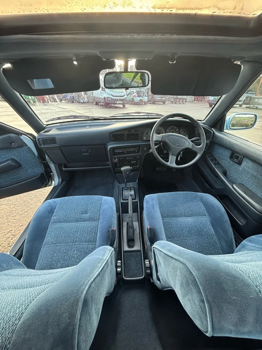 Toyota carina - Image 3