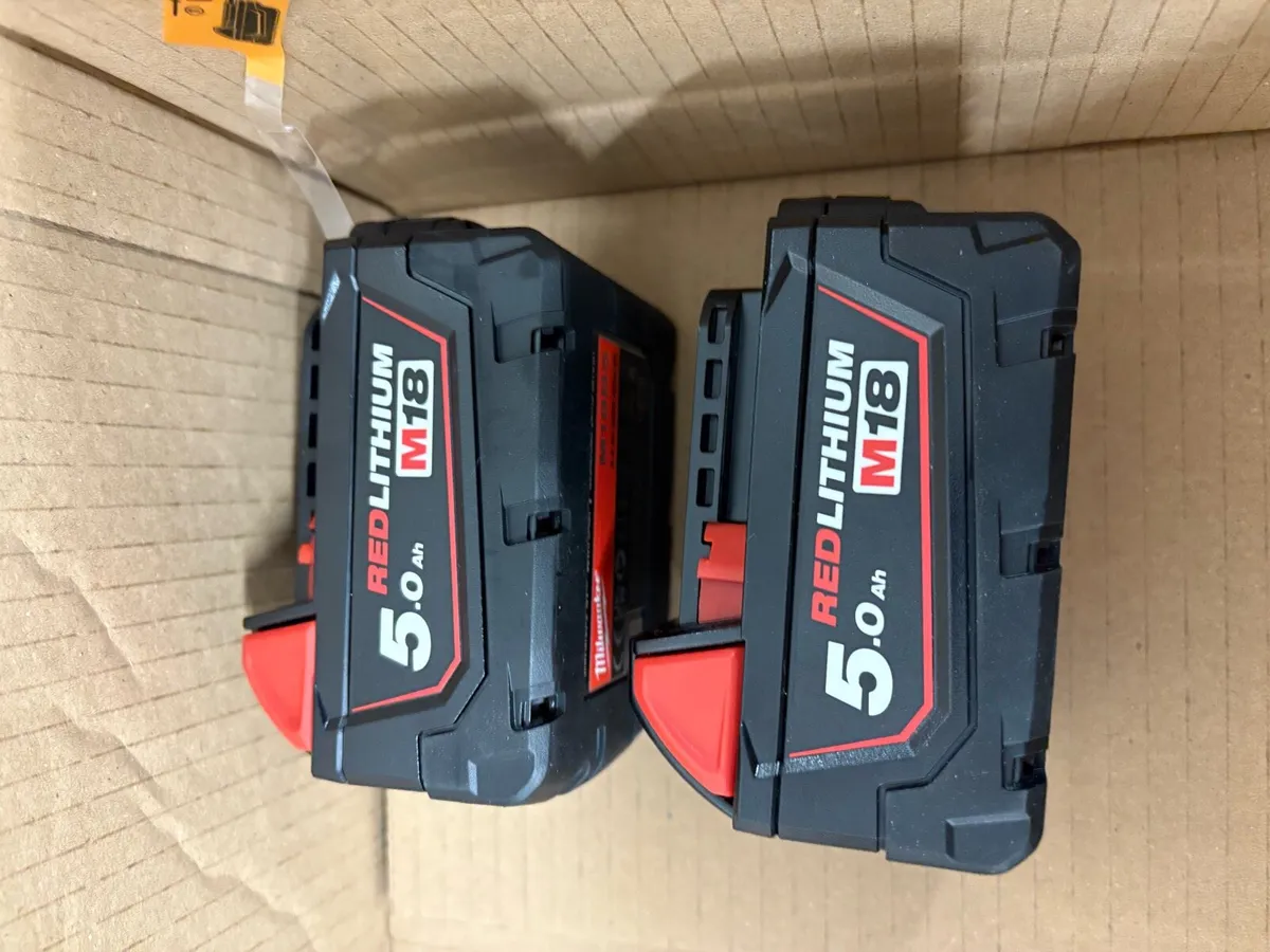 2x Milwaukee 18v 5ah battery - Image 1