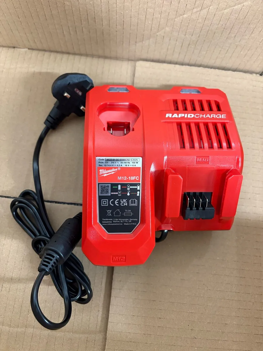 Milwaukee 18v /12v fast charger