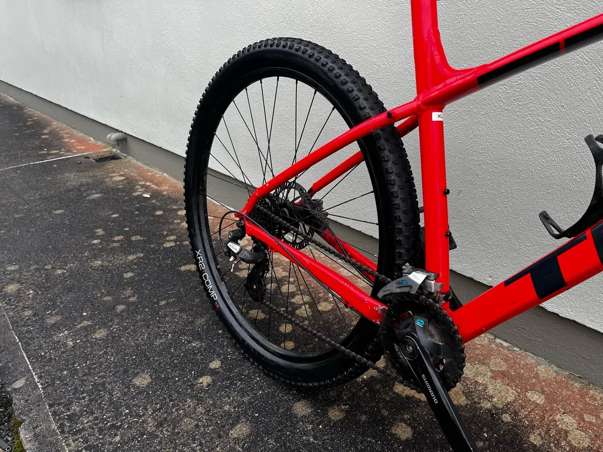 Trek Marlin 6 Mountain Bike - Image 4