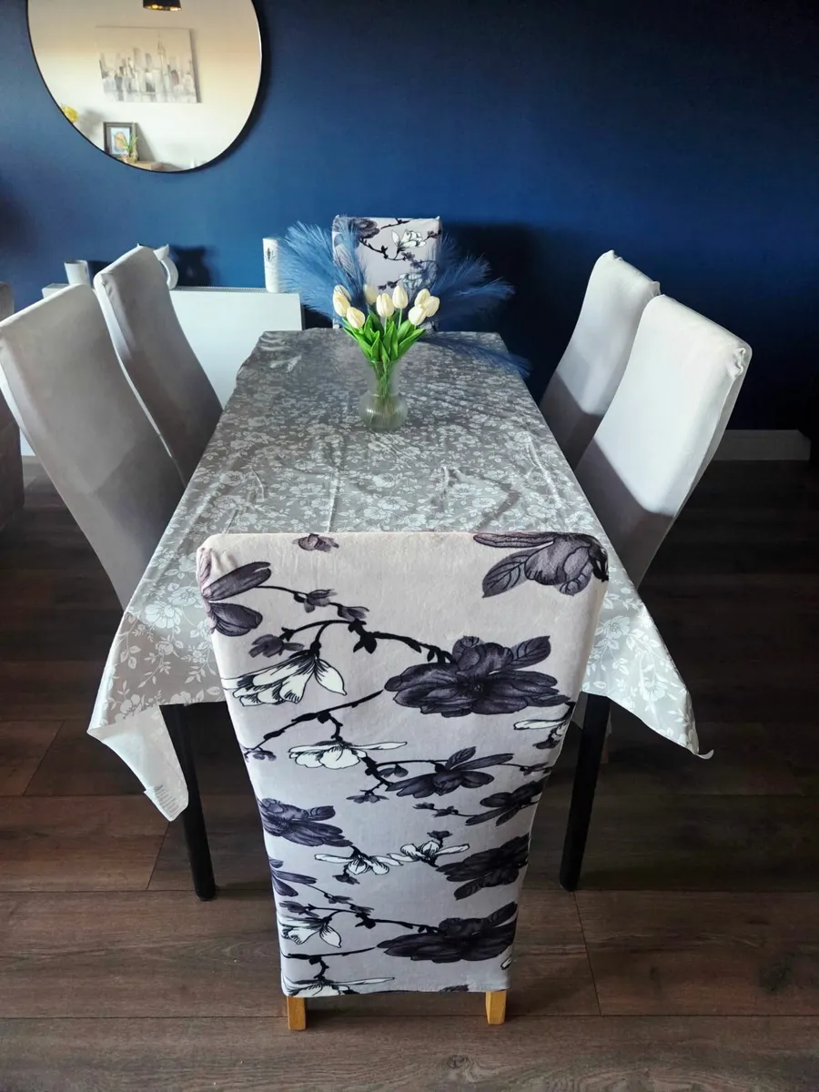 Table plus  6 chairs - Image 2