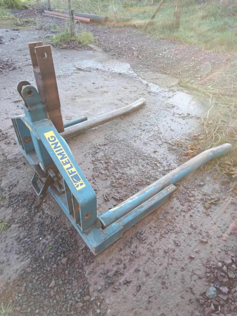 FLEMING HEAVY DUTY BALE LIFTER FOR DALE FINTONA AR - Image 1